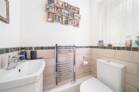 Cloakroom - WC-2.jpg