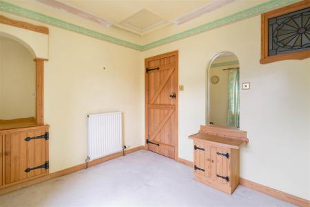 Bedroom2-2.jpg