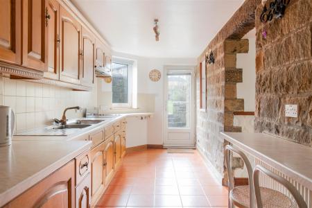 Kitchen-4.jpg