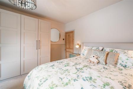 Bedroom2-2.jpg