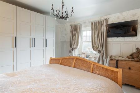 Bedroom1-6.jpg