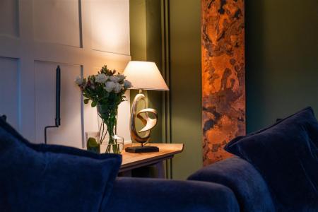 Living Room-7.jpg