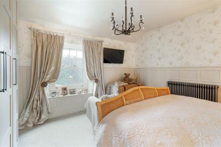 Bedroom1-3.jpg