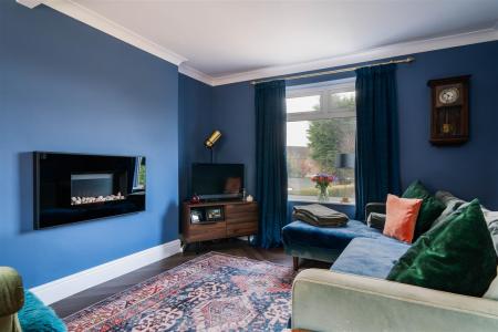 Living Room-2.jpg