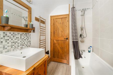 bathroom-2.jpg