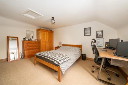 Bedroom1-3.jpg
