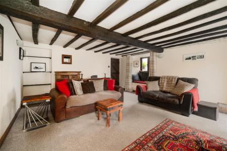 Living Room-3.jpg