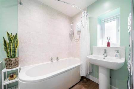Bathroom2.jpg