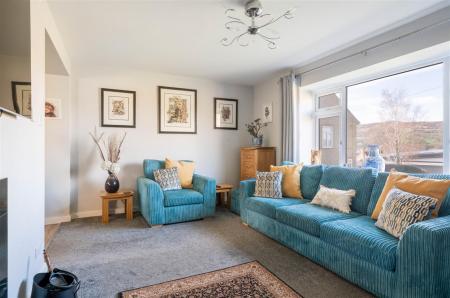Living Room-2.jpg