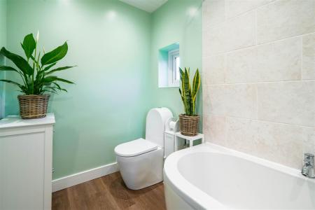 Bathroom1.jpg