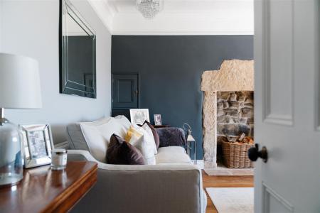 Living Room-4.jpg