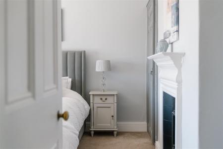 Bedroom2-4.jpg