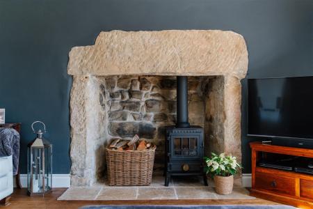 Living Room-6.jpg