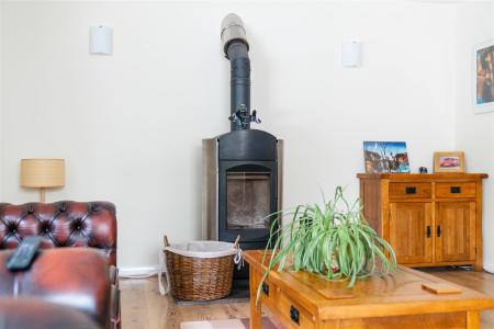 Living Room-4.jpg