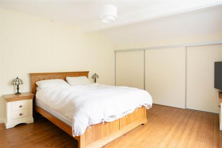 Bedroom1-2.jpg