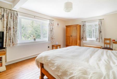 Bedroom1-4.jpg