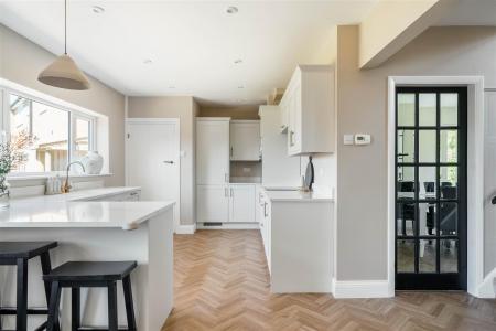 Kitchen-5.jpg