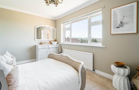 Bedroom3-3.jpg