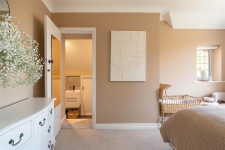 Bedroom4-2.jpg