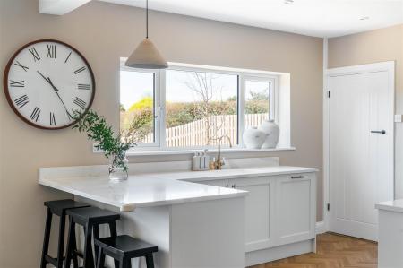 Kitchen-8.jpg