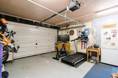 Garage.jpg