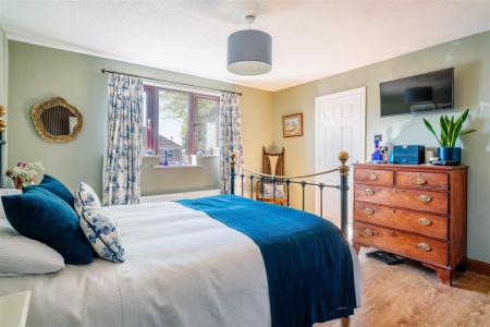 Bedroom4-2.jpg