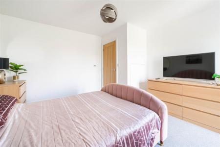 Bedroom1-3.jpg