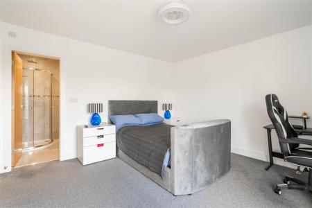 Bedroom4-2.jpg