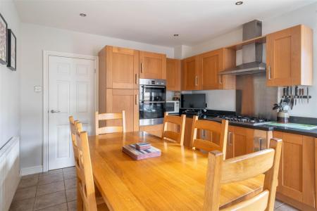 Kitchen-4.jpg