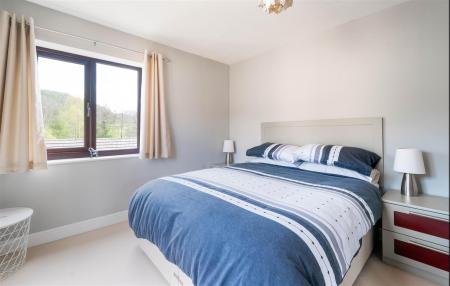 Bedroom4-2.jpg