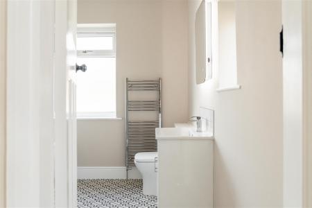 Bathroom-4.jpg
