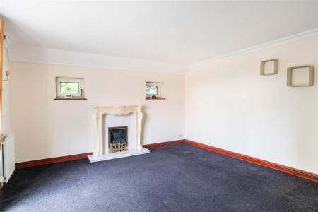 Living Room]-2.jpg