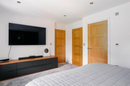 Bedroom4-3.jpg