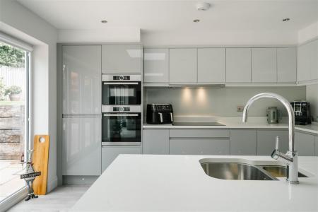 Kitchen-6.jpg