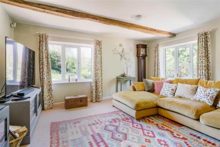 Living Room-2.jpg
