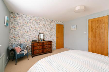 Bedroom1-3.jpg