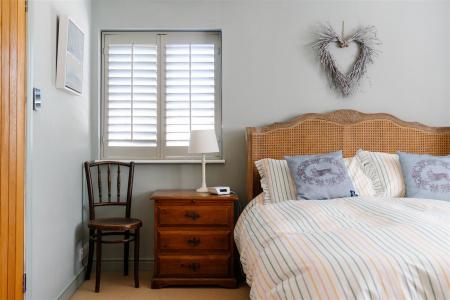 Bedroom1-7.jpg