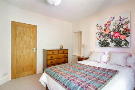 Bedroom4-3.jpg