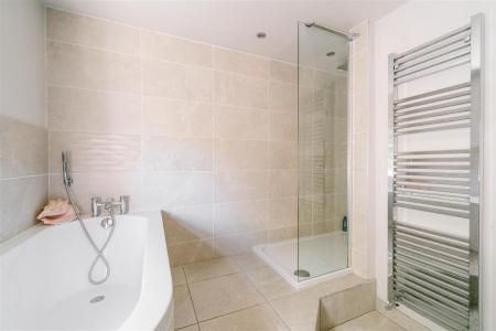 Bathroom-3.jpg