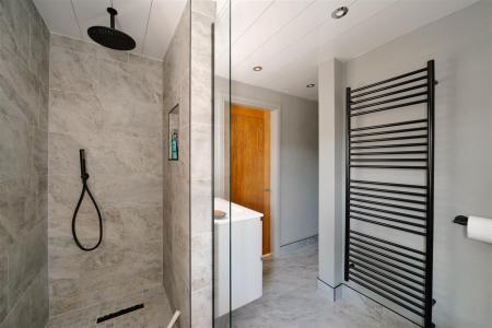 Bedroom1-6.jpg