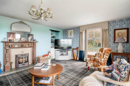 Living Room-4.jpg