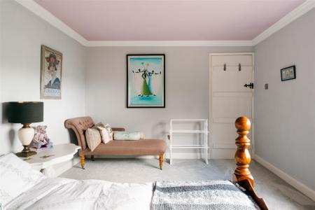 Bedroom1-3.jpg