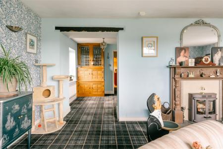 Living Room-5.jpg