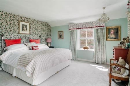 Bedroom4-3.jpg