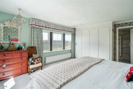 Bedroom4-5.jpg