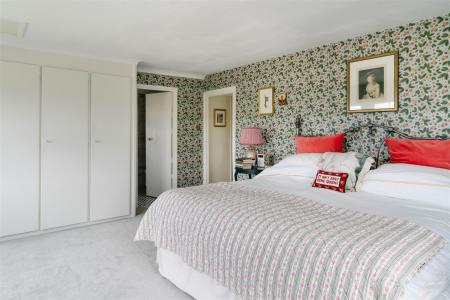 Bedroom4-4.jpg
