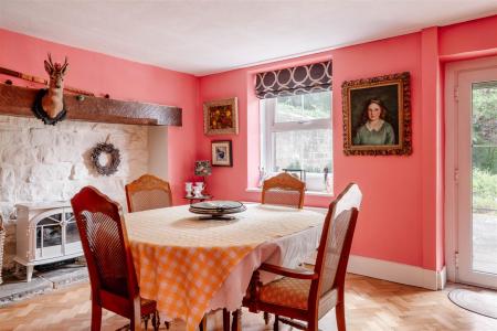 Dining Room.jpg