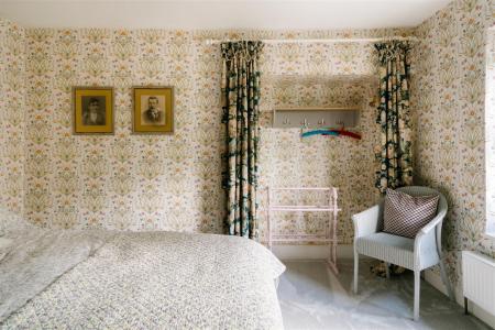 Bedroom2-2.jpg
