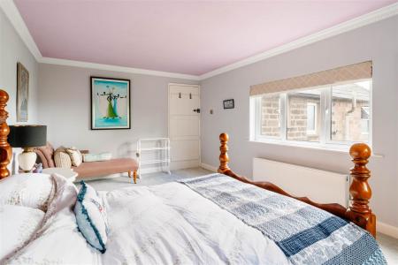 Bedroom1-2.jpg