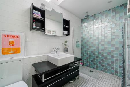 Bathroom2.jpg